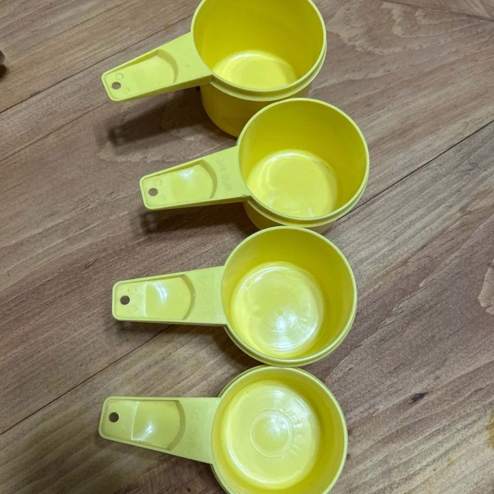Vintage Tupperware Yellow Measuring Cup Set